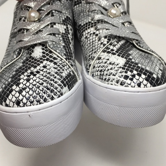 IiJin Python Print Vegan Leather Platform Sneaker - Picture 7 of 8